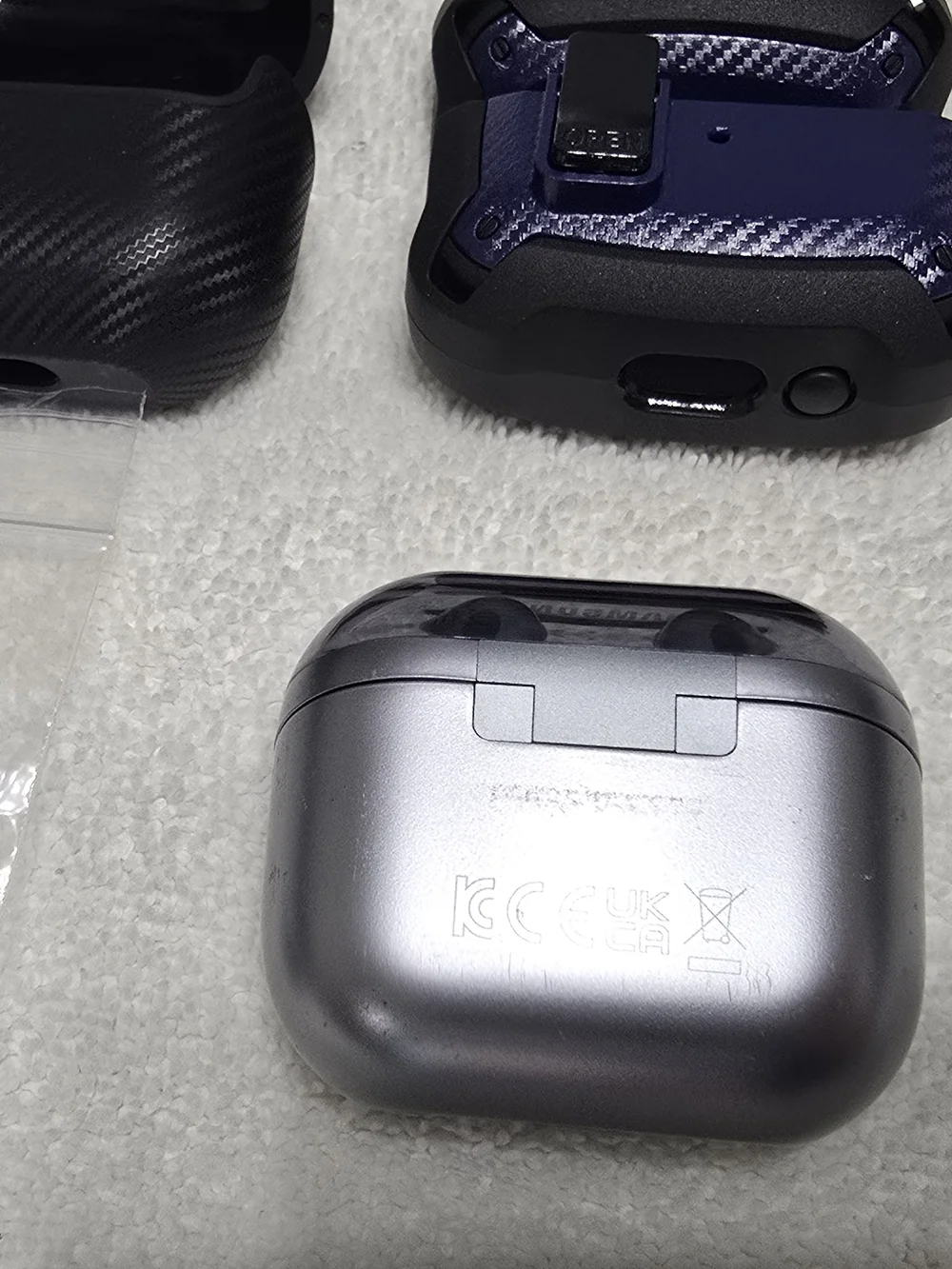 Samsung Galaxy Buds3 Pro Earbuds with Charging Case - Black